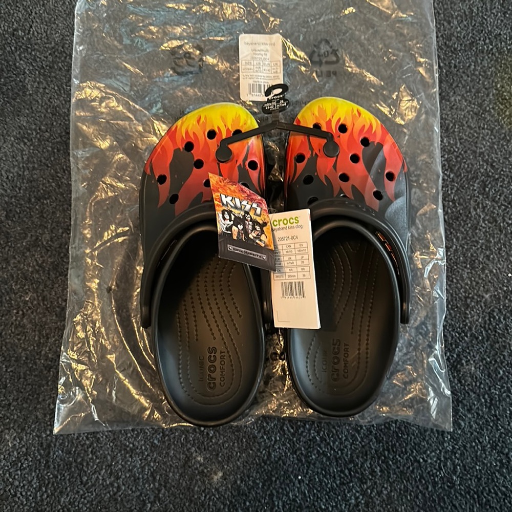 RARE KISS X Crocs m8/w10 and m6/w8 NEW 2 Pair Platforms